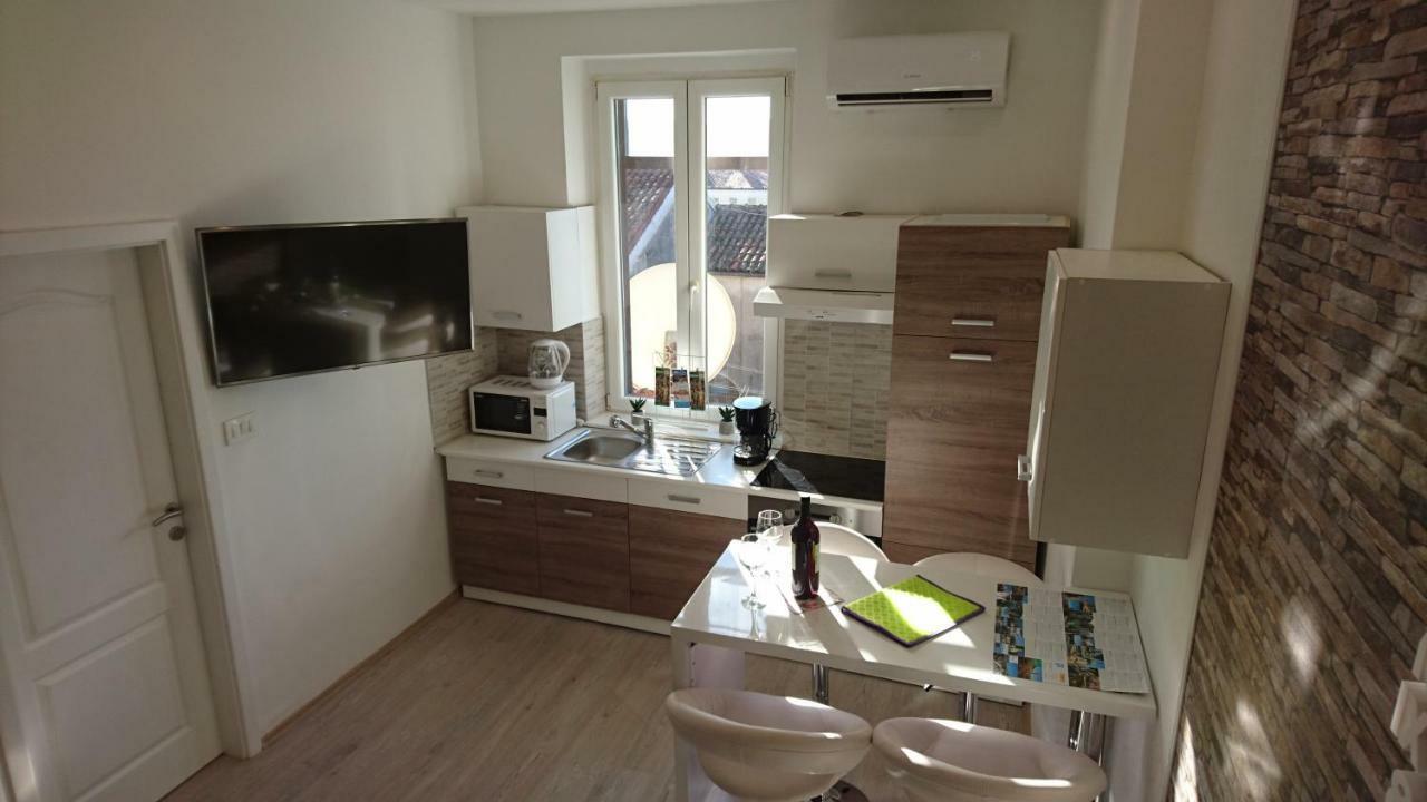 Apartments Budin Adri&Robi Rijeka City Center Buitenkant foto